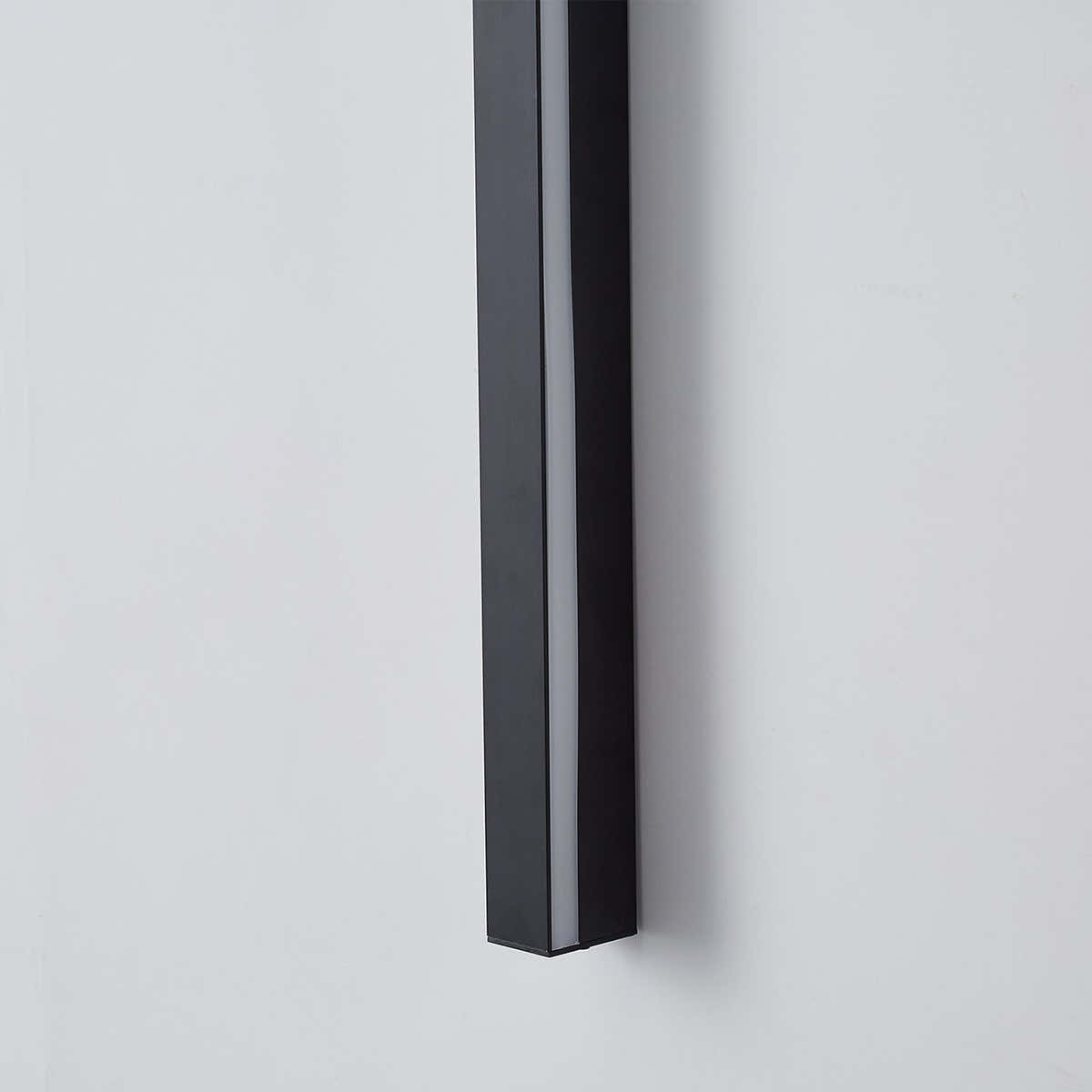 Tratto Wall Light