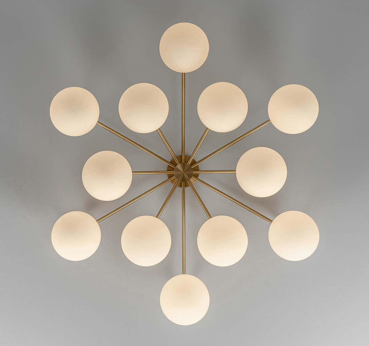 Orion Oval Flush Mount Base Chandelier Ø47.8″