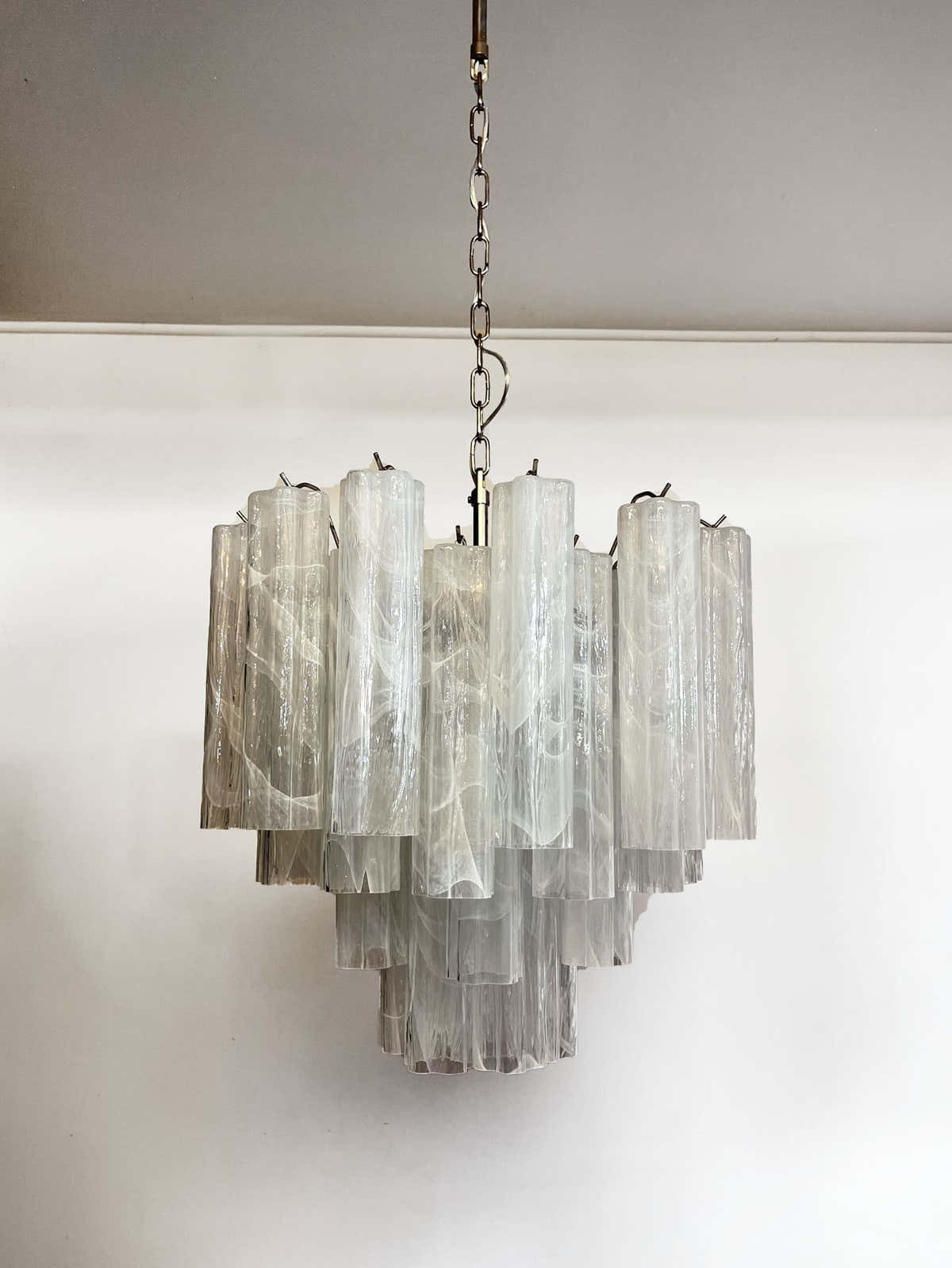 Murano Chandelier 22.8″ – 36 tubes – Alabaster white