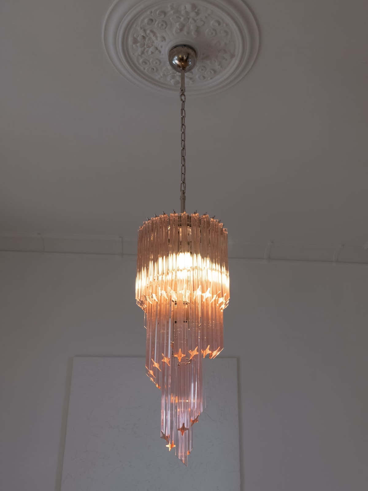 Murano Chandelier – Spiral – 54 prisms – Pink
