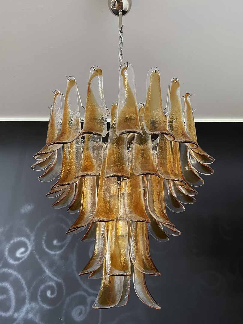 Murano Chandelier – 52 petals – Amber