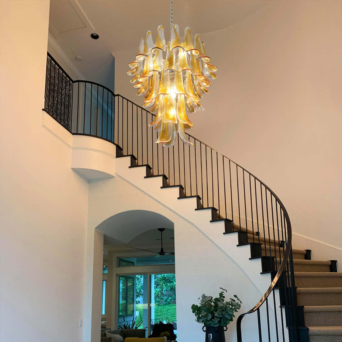 Murano Chandelier – 52 petals – Amber