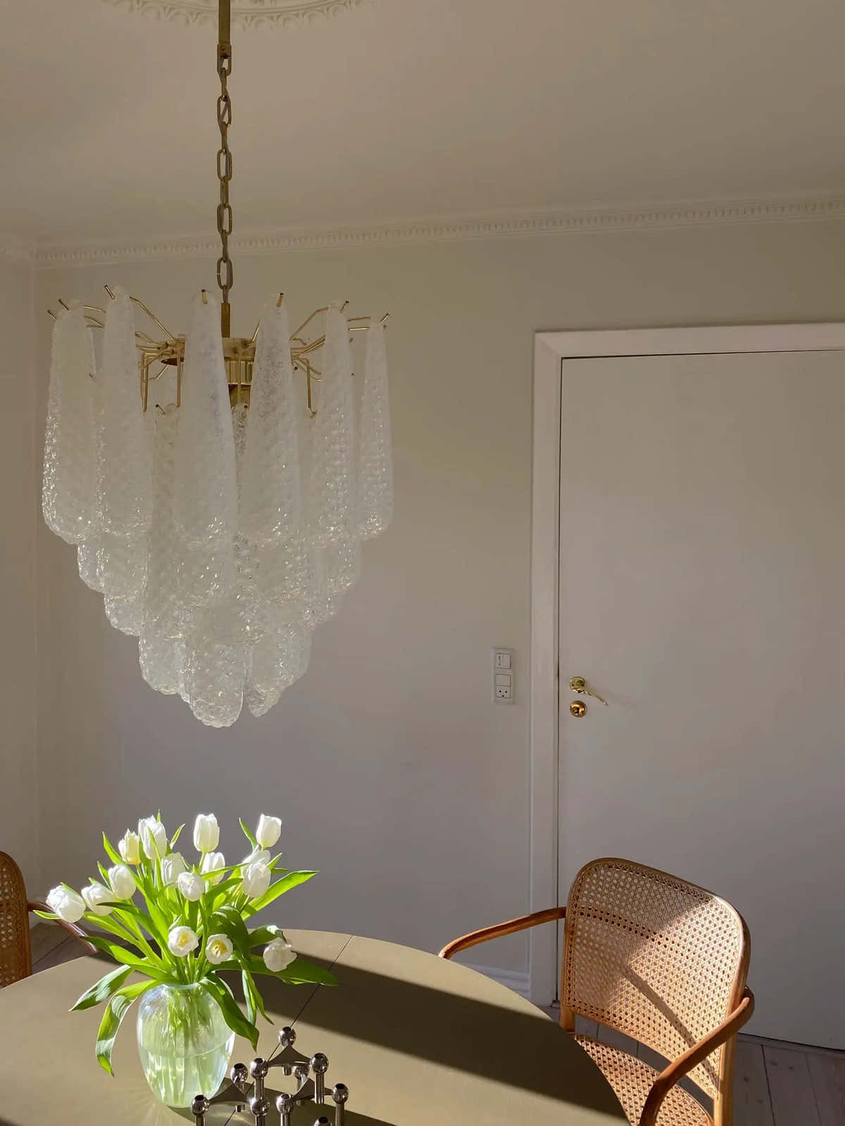 Murano Chandelier – Drop – 41 glasses – Opalino