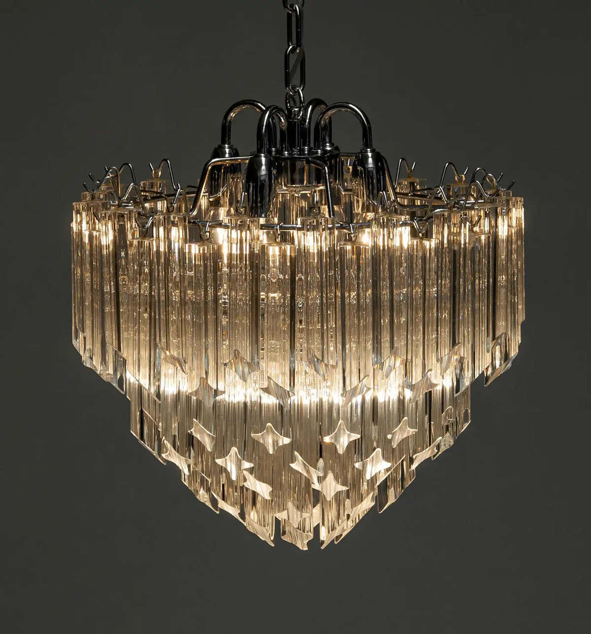 1980s Venini Chrome Chandelier With 91 Clear Triedri Murano Crystals Italy