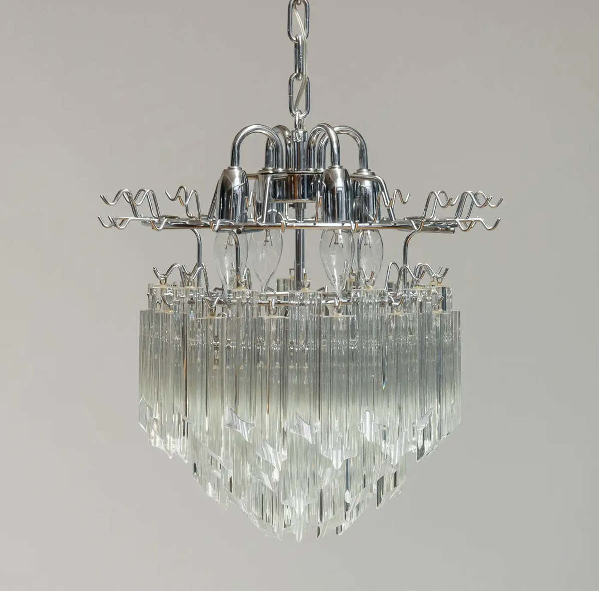 1980s Venini Chrome Chandelier With 91 Clear Triedri Murano Crystals Italy