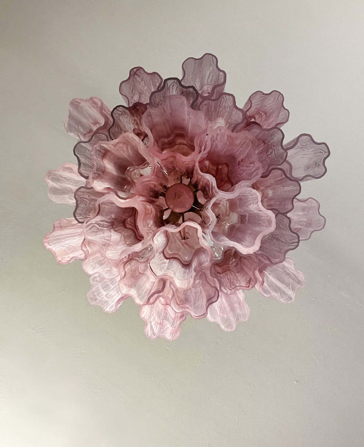 Murano Chandelier – 30 tubes – Alabaster Pink