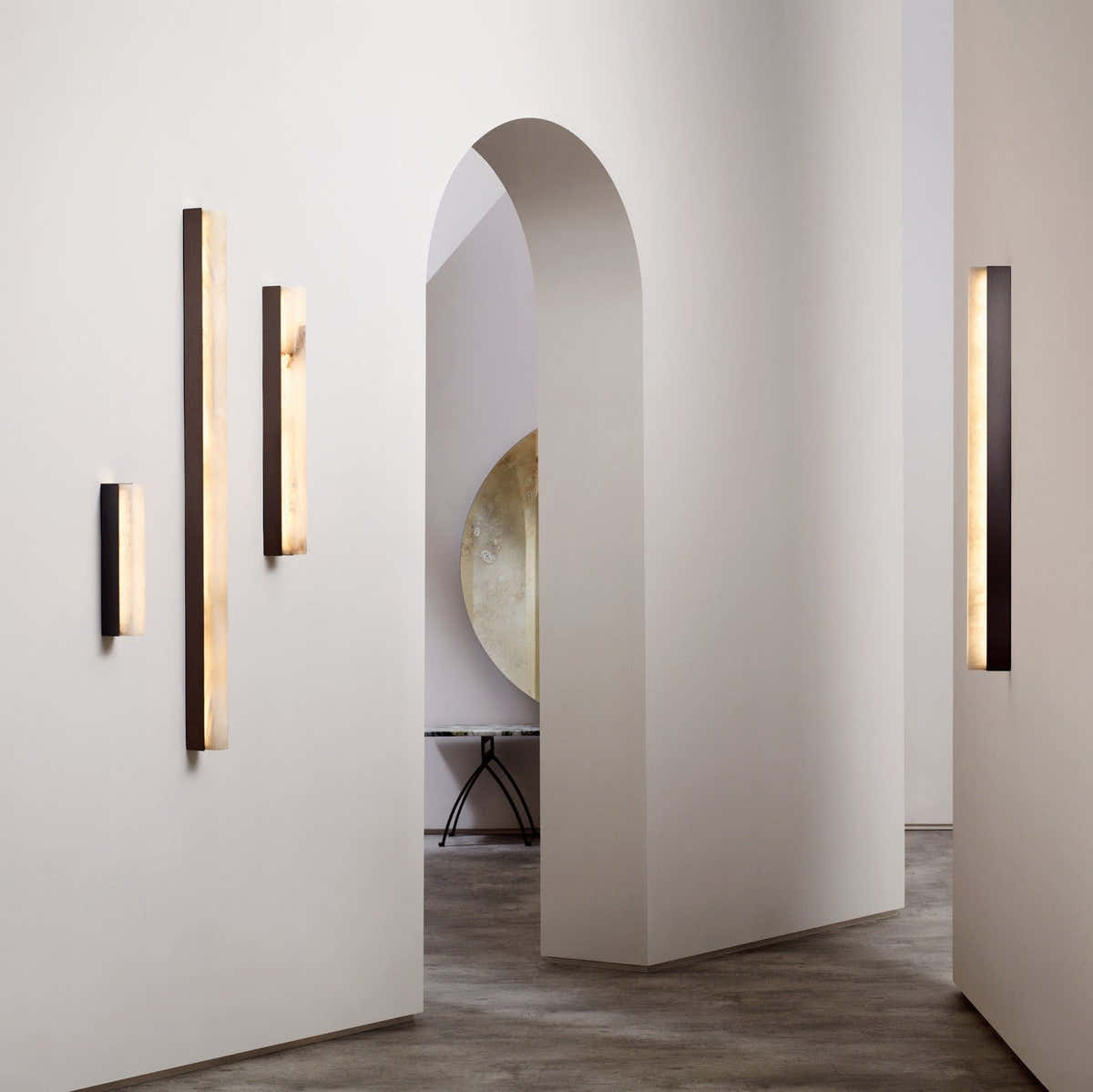 Artes Wall Alabaster Bathroom Light