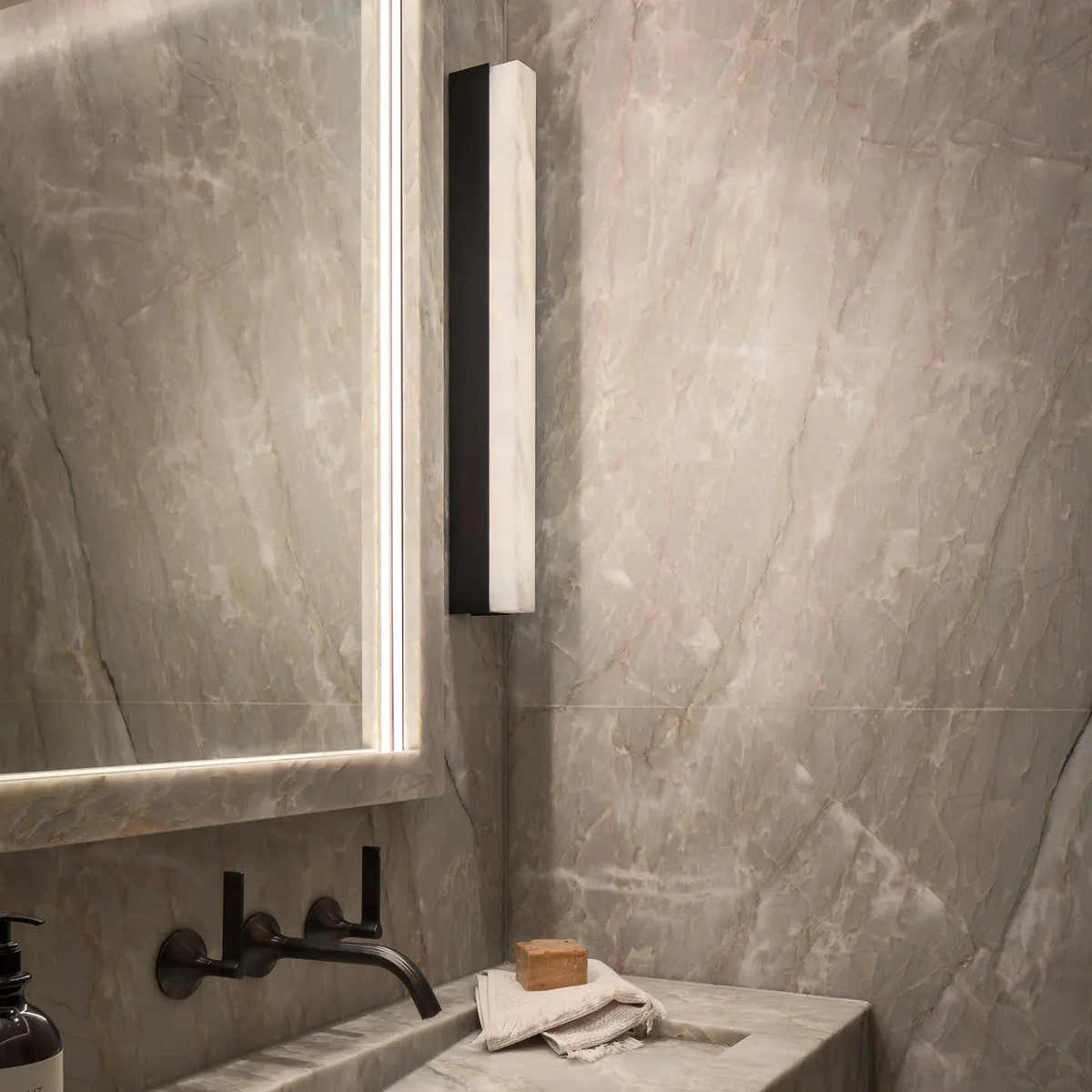 Artes Wall Alabaster Bathroom Light