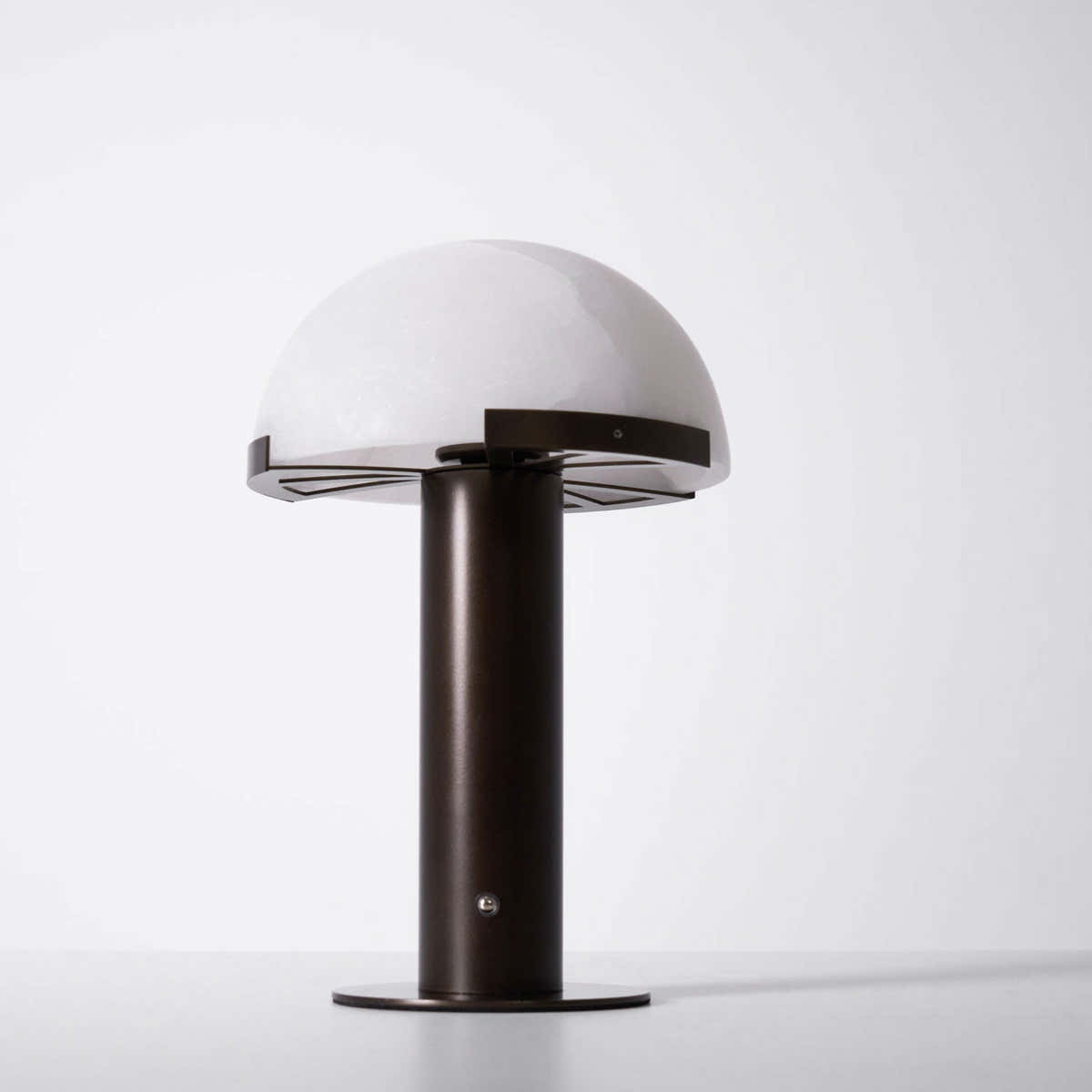 Elegance Alabaster Table Lamp - Vakkerlight