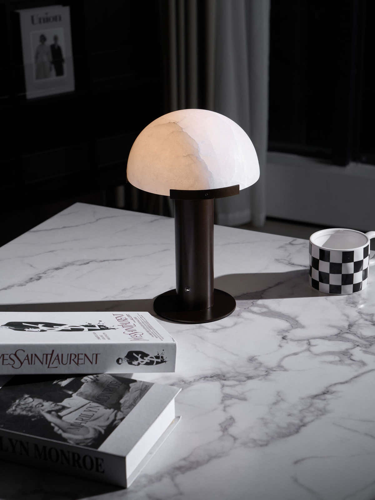 Elegance Alabaster Table Lamp - Vakkerlight